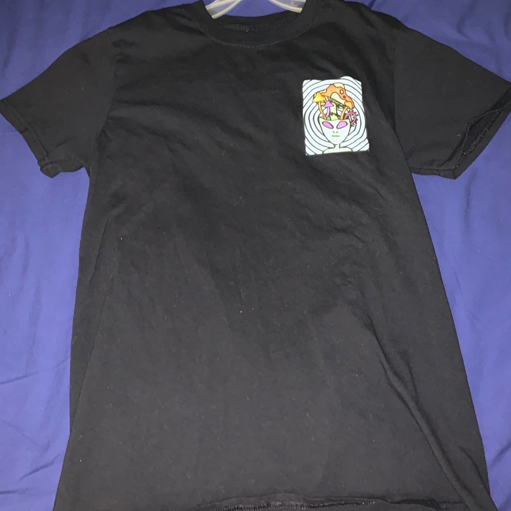 Black graphic tee - Men’s (S)
